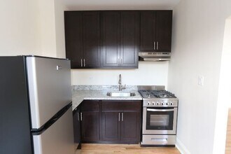 615 W Patterson Ave in Chicago, IL - Foto de edificio - Building Photo