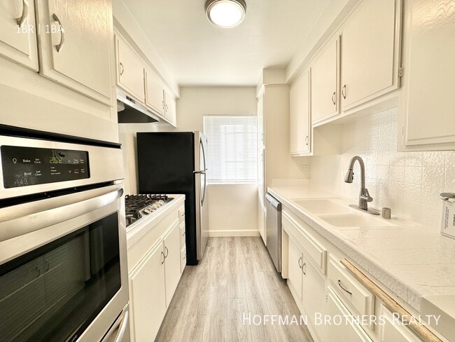 property at 1432 N Fairfax Ave