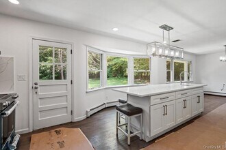 1950 Midlane Rd in Syosset, NY - Building Photo - Building Photo