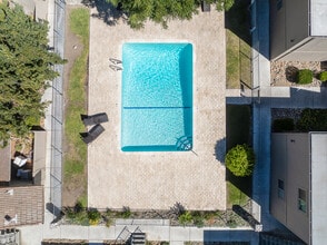 SORRENTO in Stockton, CA - Foto de edificio - Building Photo