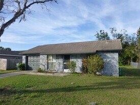 6811 Lassen Ave in New Port Richey, FL - Building Photo