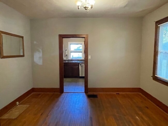 904 N Busey Ave in Urbana, IL - Foto de edificio - Building Photo