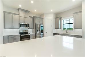 15244 Zeno Wy-Unit -201 in Naples, FL - Foto de edificio - Building Photo