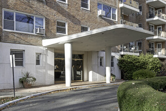 Glen Briar Apartments in Bronx, NY - Foto de edificio - Building Photo