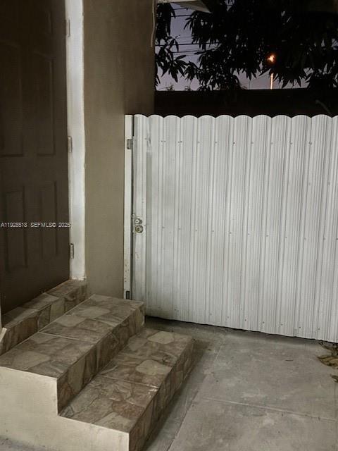 541 E 16th St in Hialeah, FL - Building Photo