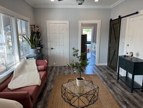 5919 Lexington Ave, Unit 5919 Lexington Ave in Los Angeles, CA - Foto de edificio - Building Photo