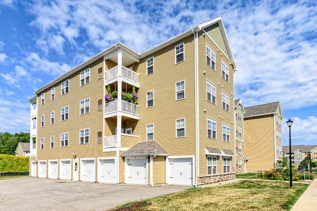 The Hammocks at MillCreek in Erie, PA - Building Photo - Building Photo