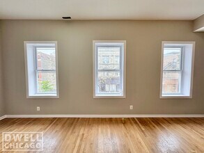1013 W 19th St, Unit 2 in Chicago, IL - Foto de edificio - Building Photo
