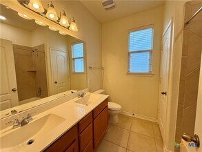 2065 Oxbow Cir in New Braunfels, TX - Building Photo - Building Photo