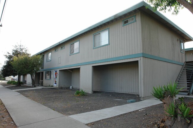 40 Peach Dr in Salinas, CA - Foto de edificio - Building Photo