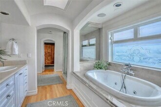 1105 E Balboa Blvd in Newport Beach, CA - Building Photo - Building Photo