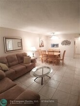 4700 Washington St in Hollywood, FL - Building Photo - Building Photo