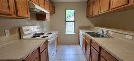 1714 Lafoy Ln in Longview, TX - Building Photo - Building Photo