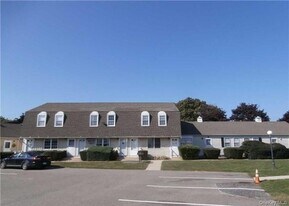 1000 9th St in Greenport, NY - Building Photo