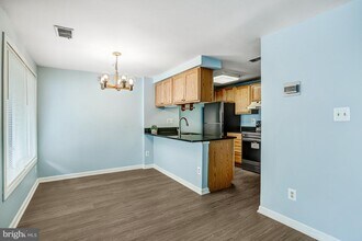 9410 Walburg Way in Gaithersburg, MD - Building Photo - Building Photo