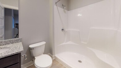6101 Hanover Woods Dr in Caledonia, MI - Building Photo - Building Photo