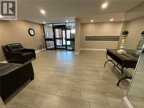 99 Donn Ave in Hamilton, ON - Building Photo - Building Photo