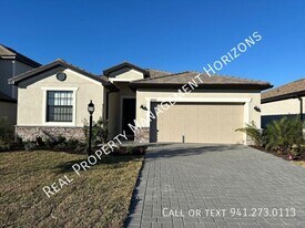 14964 Serene Shrs Lp in Bradenton, FL - Building Photo