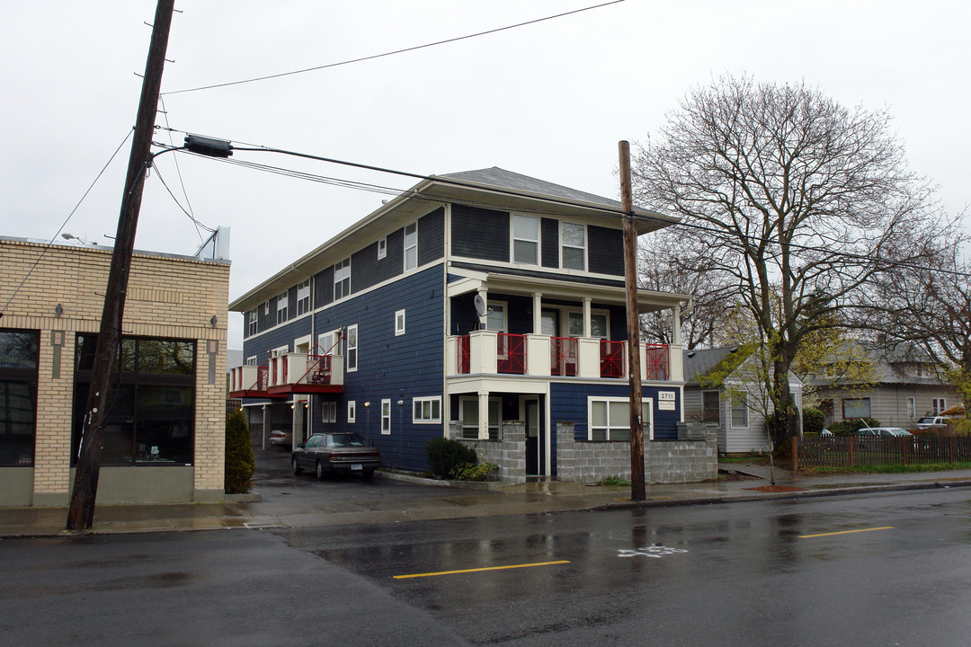 Buks'a Place Apartments in Portland, OR - Building Photo