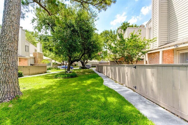1572 Prairie Grove Dr in Houston, TX - Building Photo - Building Photo