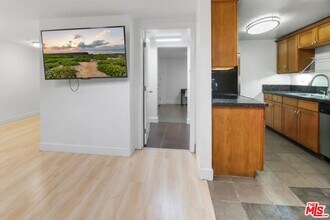 10982 Roebling Ave in Los Angeles, CA - Building Photo - Building Photo