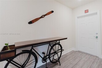 3001 Hibiscus Ave in Oakland Park, FL - Building Photo - Building Photo