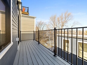 48 Woodward St, Unit 3 in Boston, MA - Building Photo - Building Photo