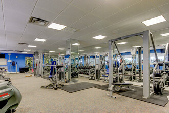 860 Mandalay Ave in Clearwater, FL - Building Photo - Building Photo
