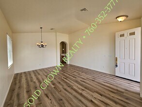 327 Countryside Dr in El Centro, CA - Building Photo - Building Photo
