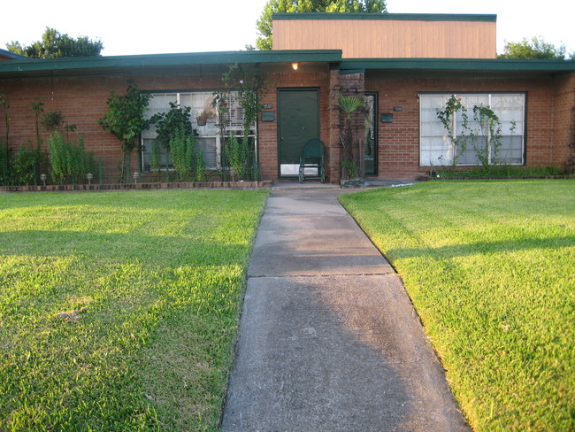 Palm Villa Apartments in Houston, TX - Foto de edificio - Building Photo