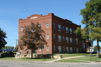 Fontanelle in Lincoln, NE - Foto de edificio - Building Photo