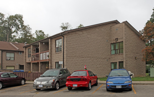 Beatrice Terrace in Oshawa, ON - Building Photo - Building Photo