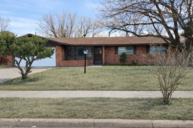 121 Cactus Dr in Clovis, NM - Building Photo