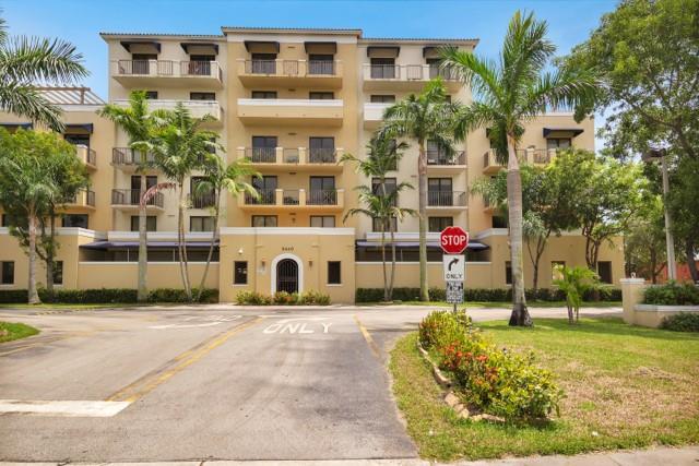 8440 SW 8th St-Unit -202A in Miami, FL - Building Photo - Building Photo