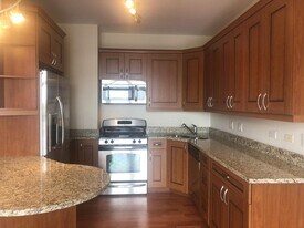 6957 N Greenview Ave, Unit 6A in Chicago, IL - Building Photo