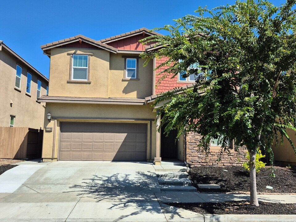 3749 Kos Island Ave in Sacramento, CA - Building Photo