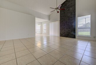 1200 Westcott Dr in Round Rock, TX - Building Photo - Building Photo