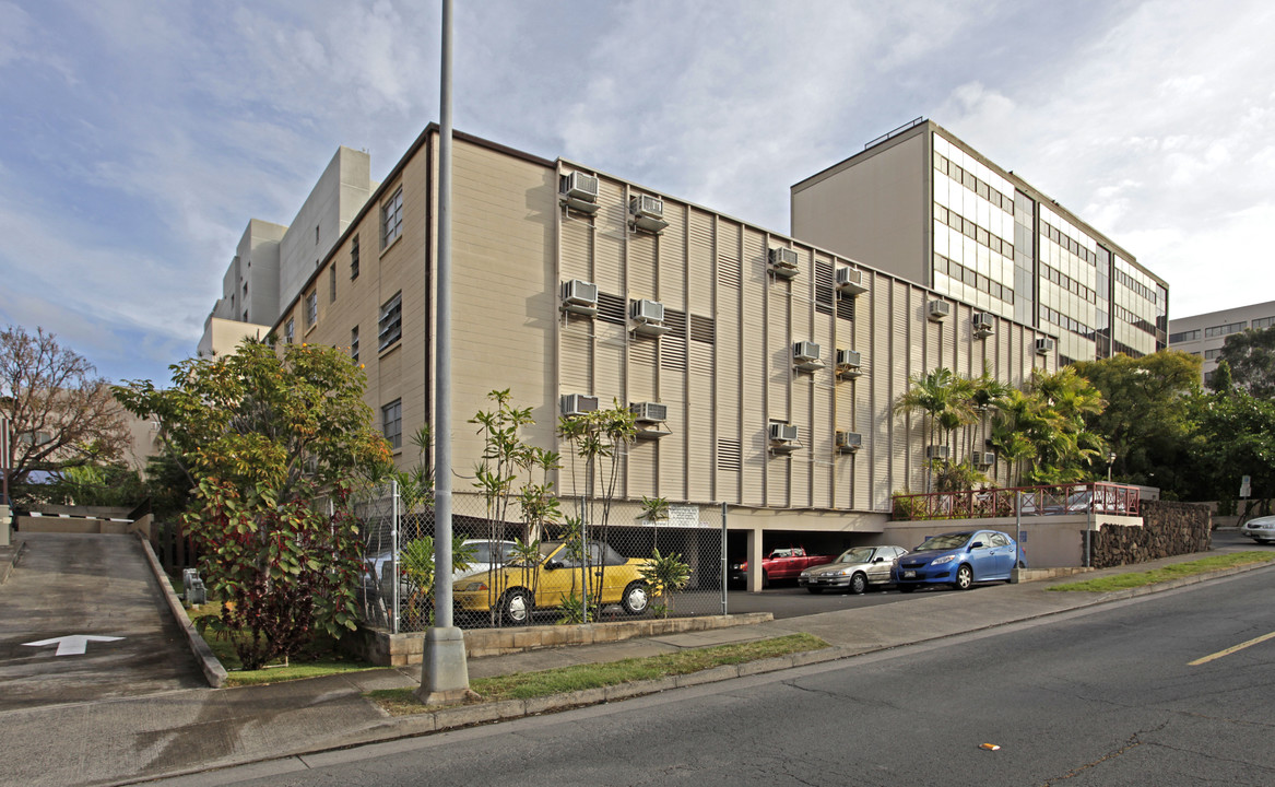 Manamana Apartments in Honolulu, HI - Building Photo