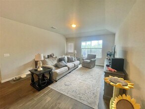 14123 Macquarie Dr in Pflugerville, TX - Building Photo - Building Photo