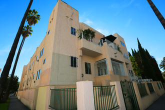 6100 Afton Pl in Los Angeles, CA - Building Photo - Building Photo