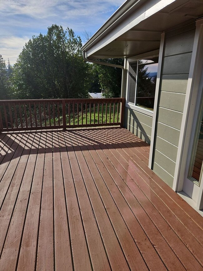 510 Lombard St in North Bend, OR - Building Photo - Building Photo