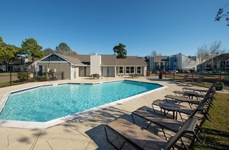 Whispering Winds in Pearland, TX - Building Photo - Building Photo