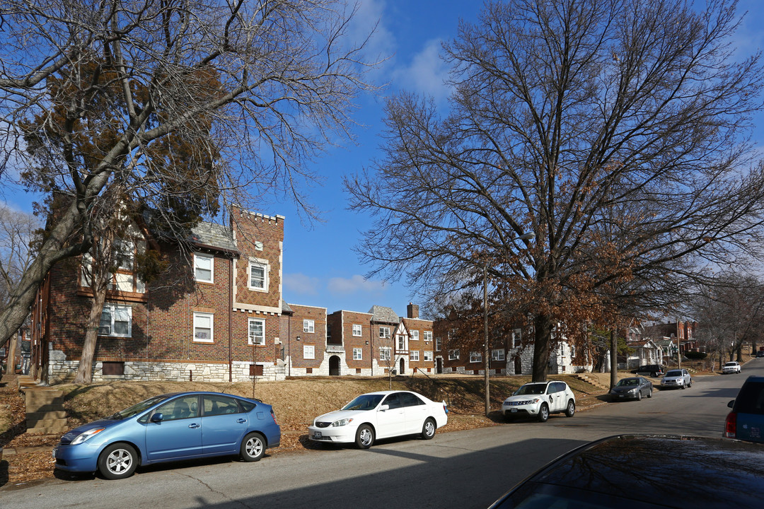 3671 Alberta St in St. Louis, MO - Building Photo