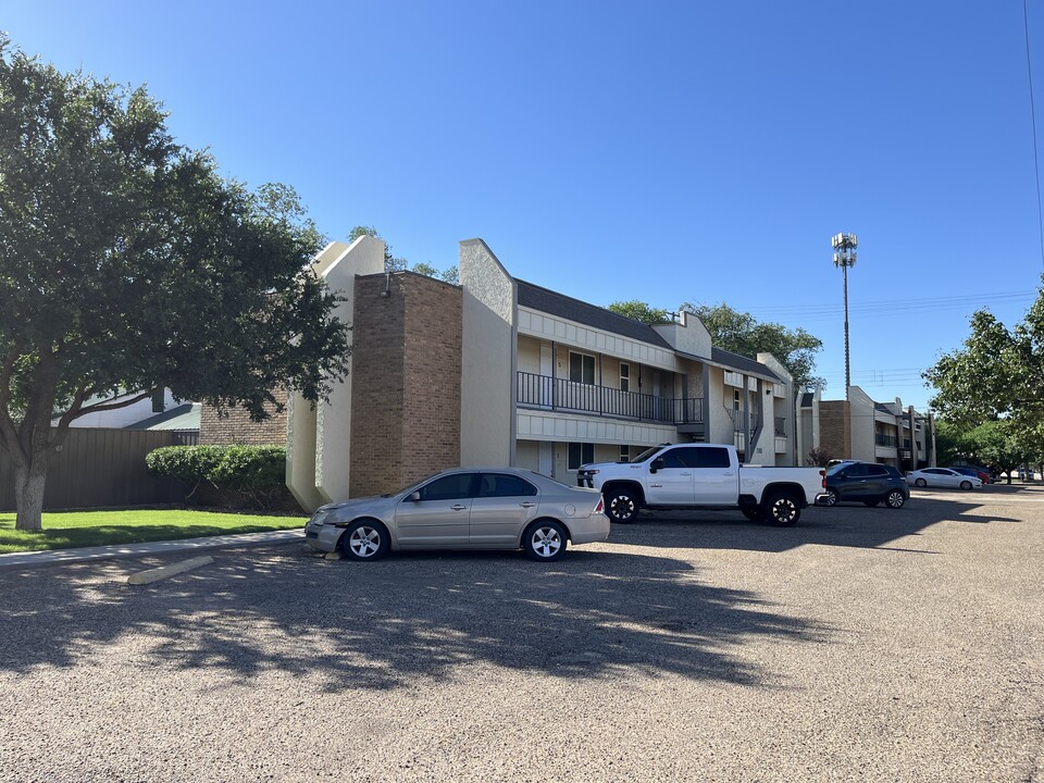 Olympian Apartments in Lubbock, TX - Building Photo