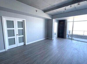 1080 Park Blvd, Unit 1834 in San Diego, CA - Foto de edificio - Building Photo