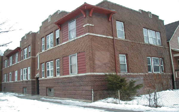 5251-5253 W Ferdinand St in Chicago, IL - Building Photo