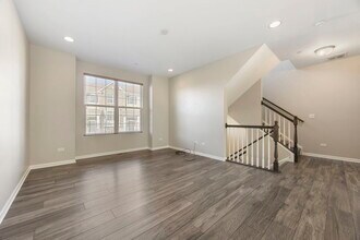 2955 Madison Dr in Naperville, IL - Building Photo - Building Photo