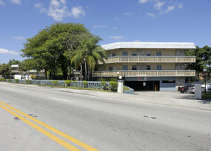 Ashley Place Apartments in North Miami, FL - Building Photo - Building Photo