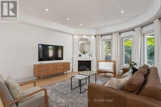 2158 Pinevalley Crescent in Oakville, ON - Building Photo - Building Photo