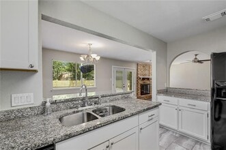 906 Cactus Dr in Round Rock, TX - Foto de edificio - Building Photo